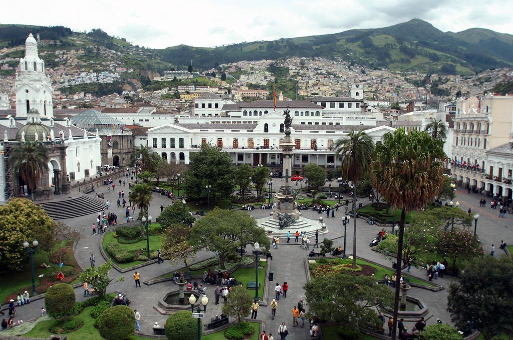 Hotel Colonial San Agustin Quito Esterno foto